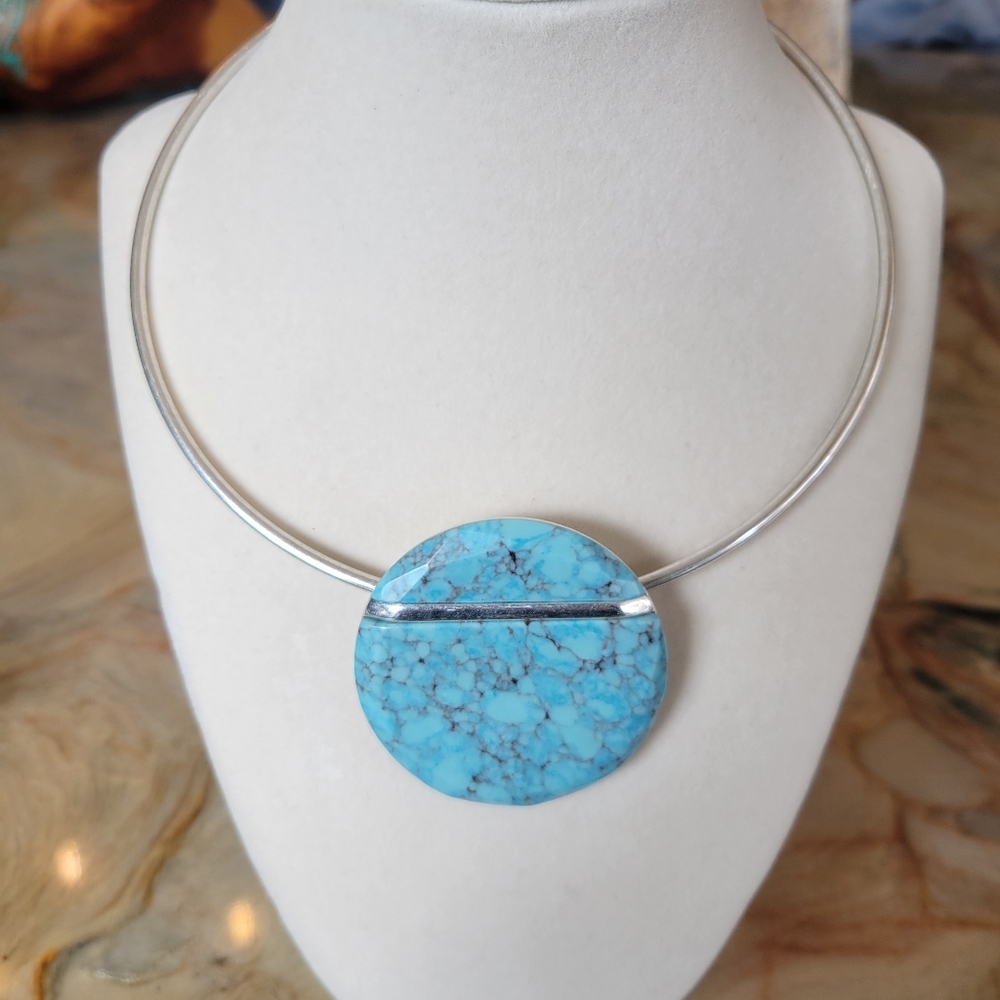 Elegant Silver and Turquoise Necklace